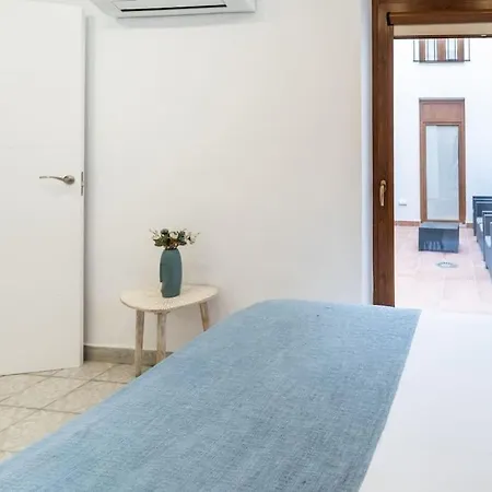 Stunning Andalusian Oasis With Terrace & Pool Cordoba