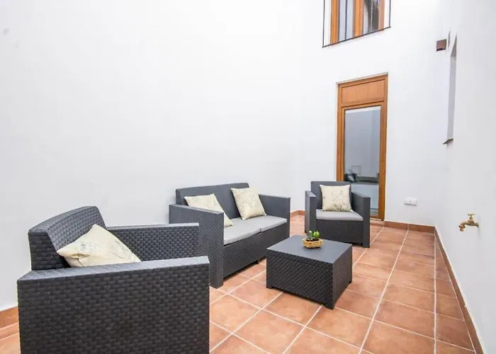 Dulcinea Apartment *