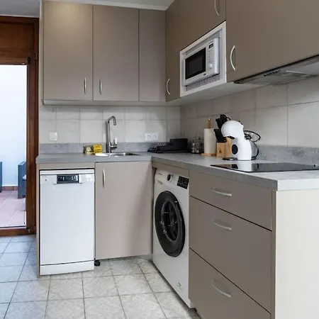 Stunning Andalusian Oasis With Terrace & Pool *